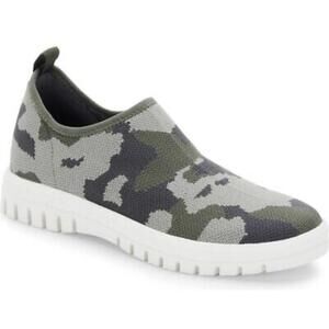 Blondo shoes 8.5 gray camo flats slip on casual knit workwear career office